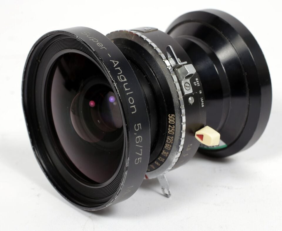 Schneider Super Angulon 75mm F5.6 MC lens in Copal #0 shutter #8639